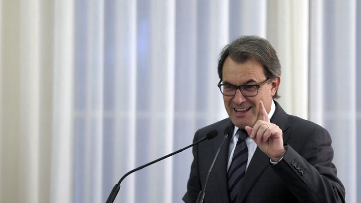 Telediario 1 - Mas dice que el proceso soberanista sigue adelante y considera decepcionante la querella de la Fiscalía