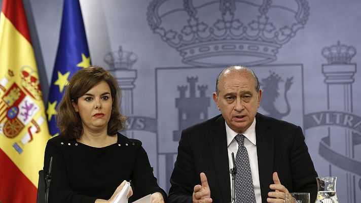 Telediario 1 - Sáenz de Santamaría defiende la autonomía de la Fiscalía