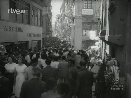 Revista Imágenes - VEINTICINCO AÑOS DE PAZ : VIDA ESPAÑOLA