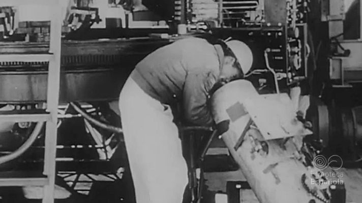 Revista Imágenes - PROYECTILES Y COHETES