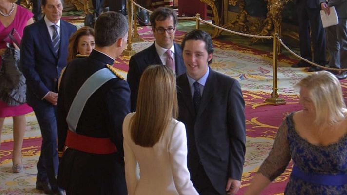 Telediario 1 - El "espectáculo" del 'pequeño Nicolás'