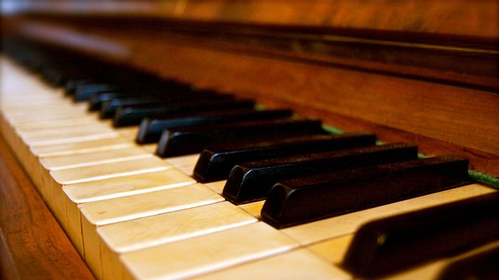 Telediario 1 - Subastan el piano de Casablanca y otros objetos de Hollywood