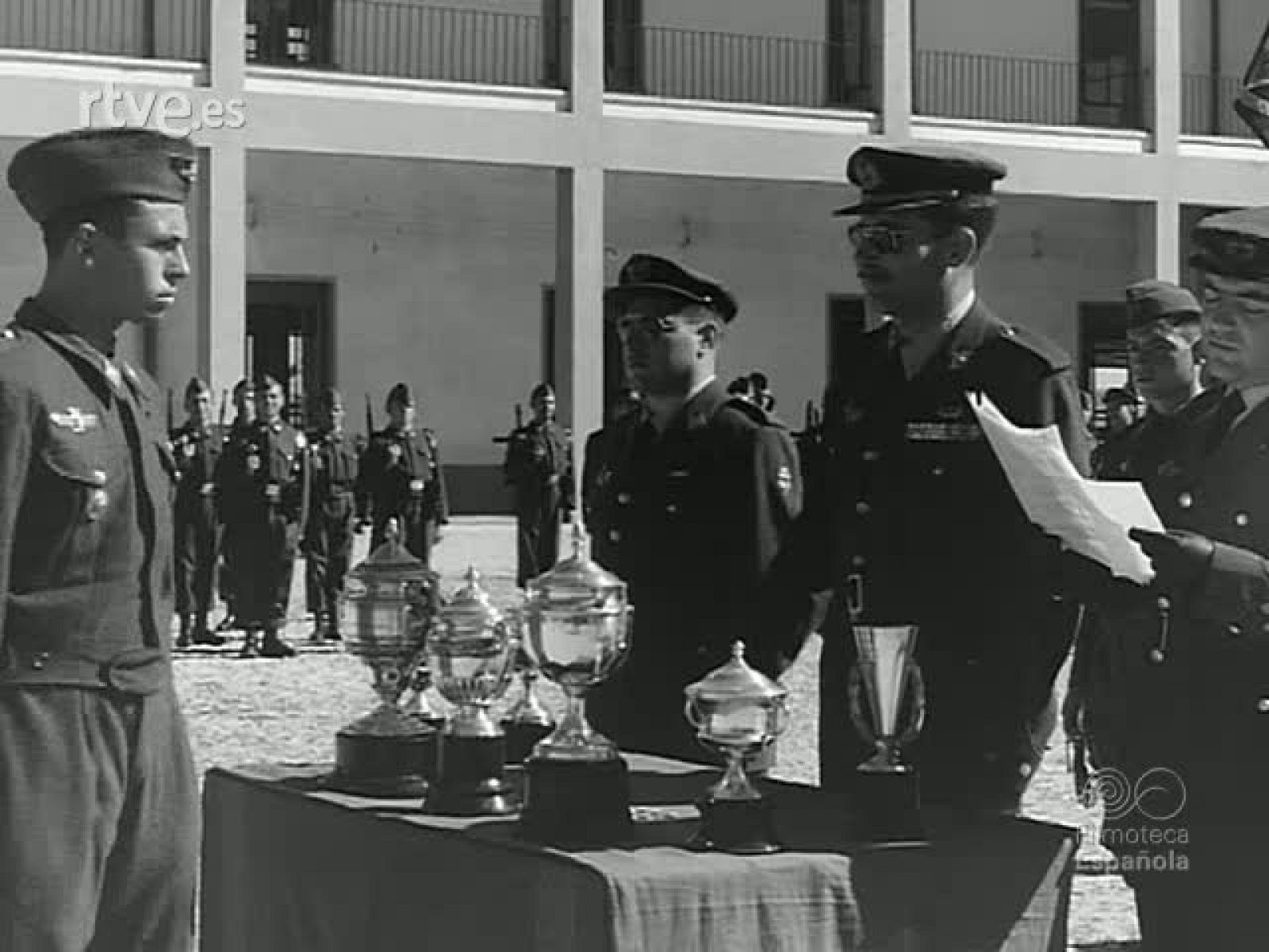 PARACAIDISMO MILITAR - Revista Imágenes | Ver