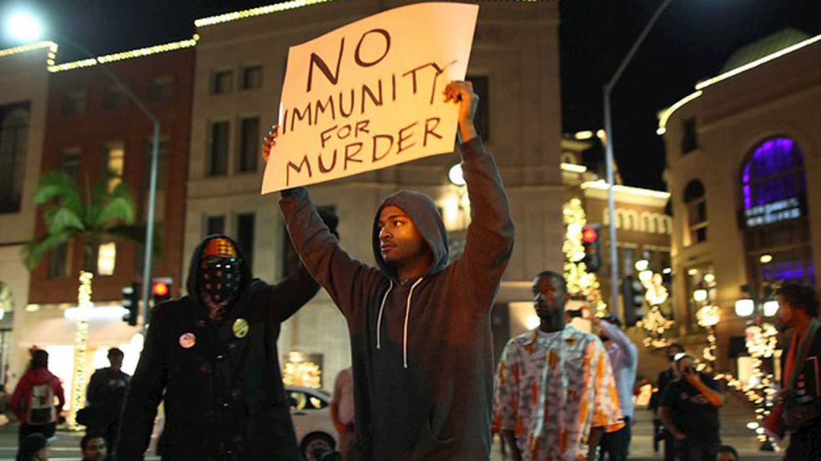 Telediario 1 en cuatro minutos - 25/11/14