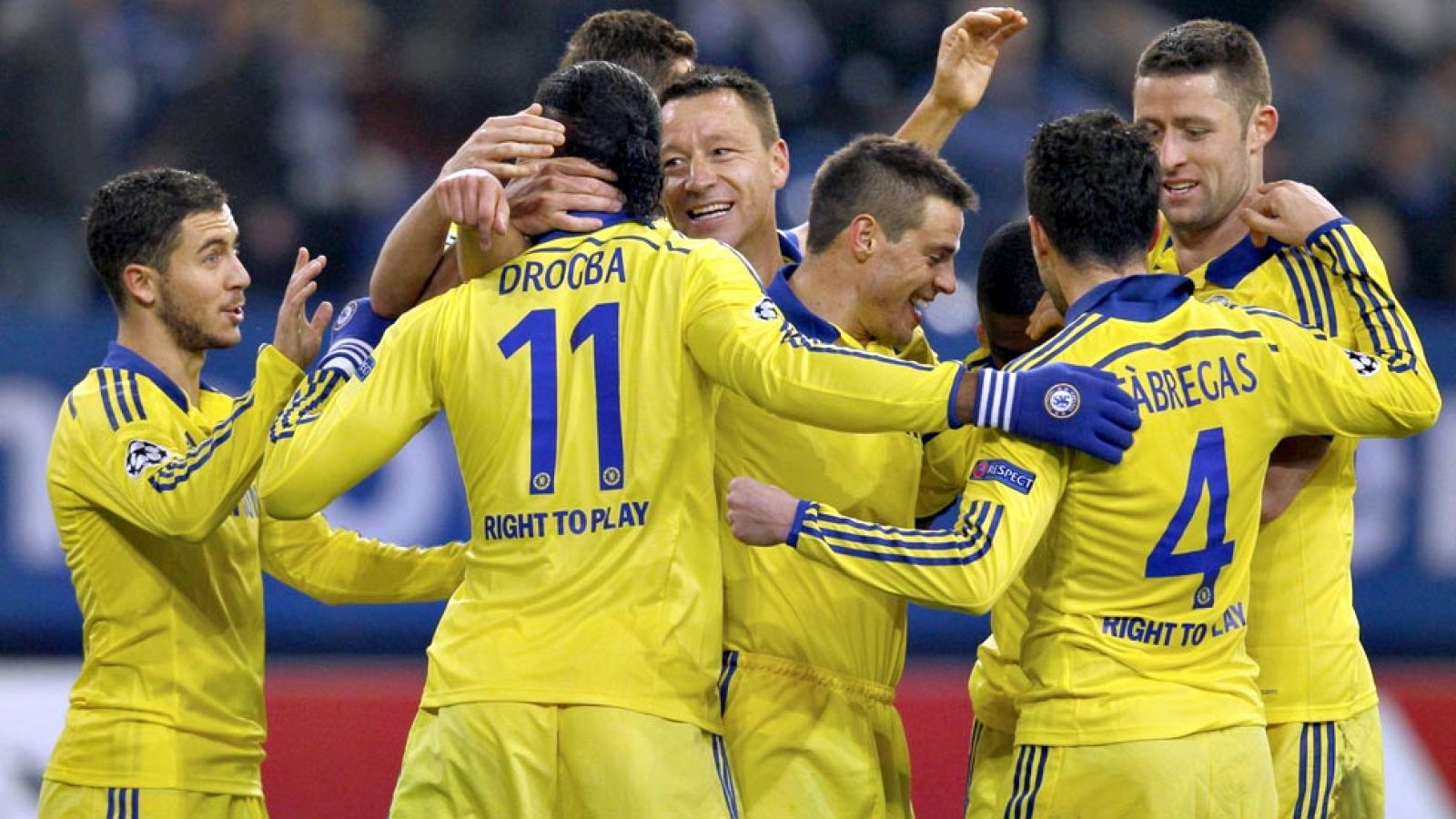 El Chelsea se aseguró este martes el primer puesto en su grupo de la Liga de Campeones al arrasar al Schalke, al que propinó una goleada a domicilio (0-5) a base de precisión quirúrgica y sobriedad futbolística. La superioridad del equipo de José Mou