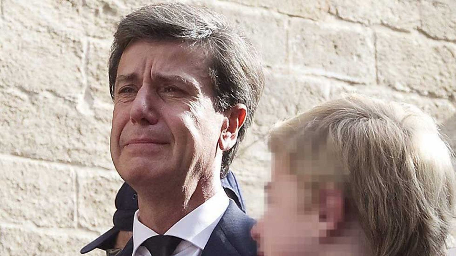 Cayetano Martínez de Irujo, ingresado en una clínica de Sevilla