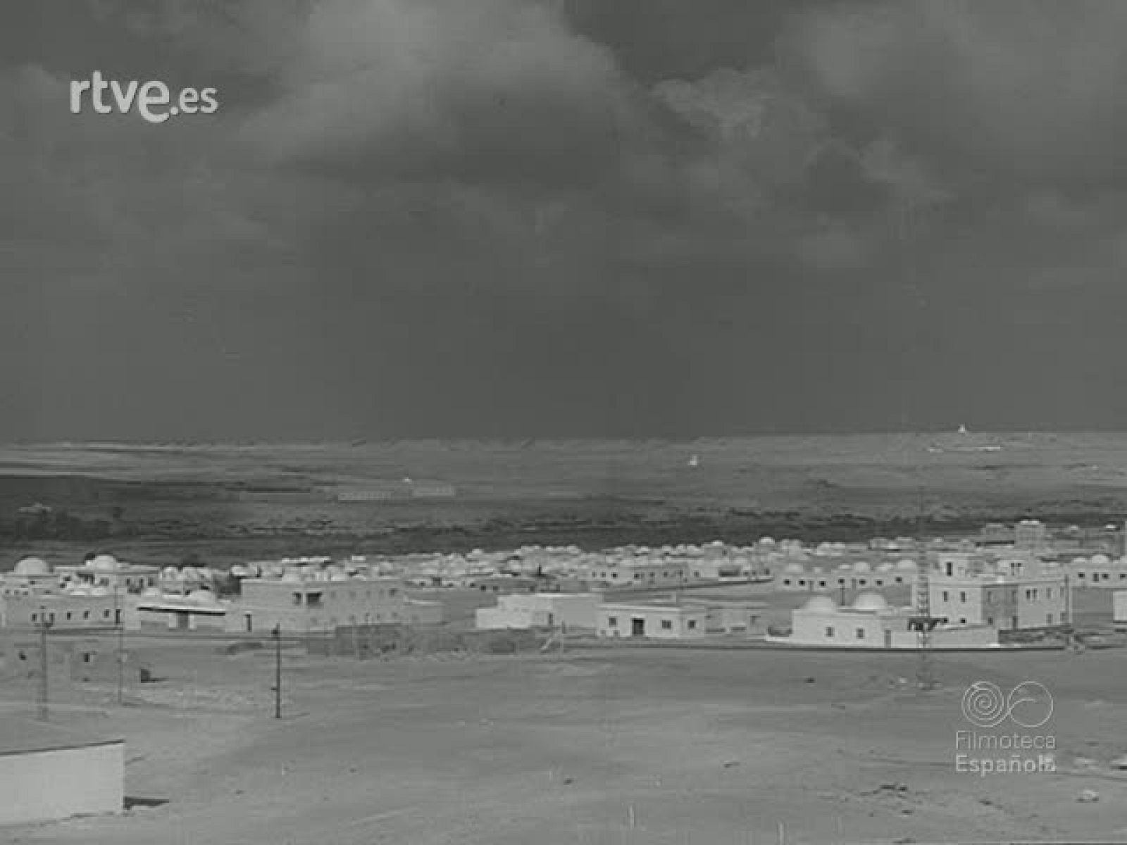 AFRICA OCCIDENTAL ESPAÑOLA. SAHARA E IFNI - Revista Imágenes | Ver