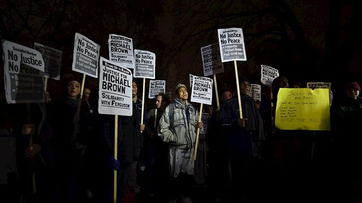 Telediario 1 - Ferguson vive una noche algo más tranquila que las previas