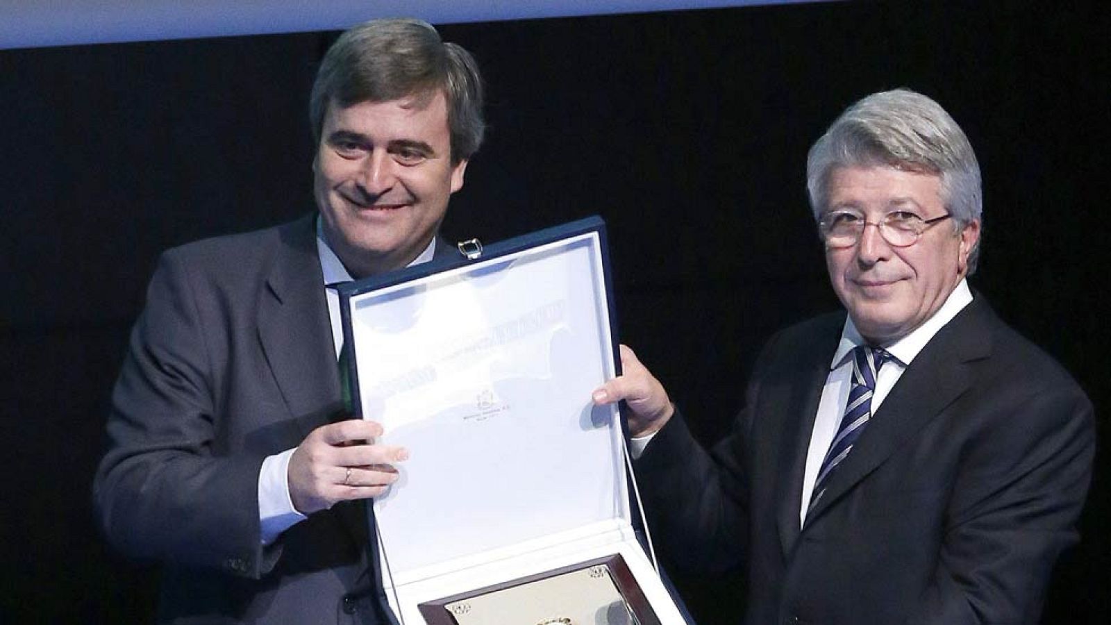 El Consejo Superior de Deportes ha entregado las distinciones al Mérito Deportivo. El Atlético de Madrid ha recibido la placa de oro, que recogió su presidente Enrique Cerezo. Entre los premiados están Amaya Valdemoro, la San Silvestre Vallecana, la