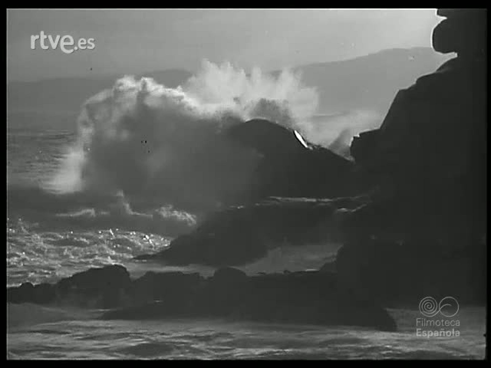 EN UN PUEBLO PESQUERO - Revista Imágenes | Ver