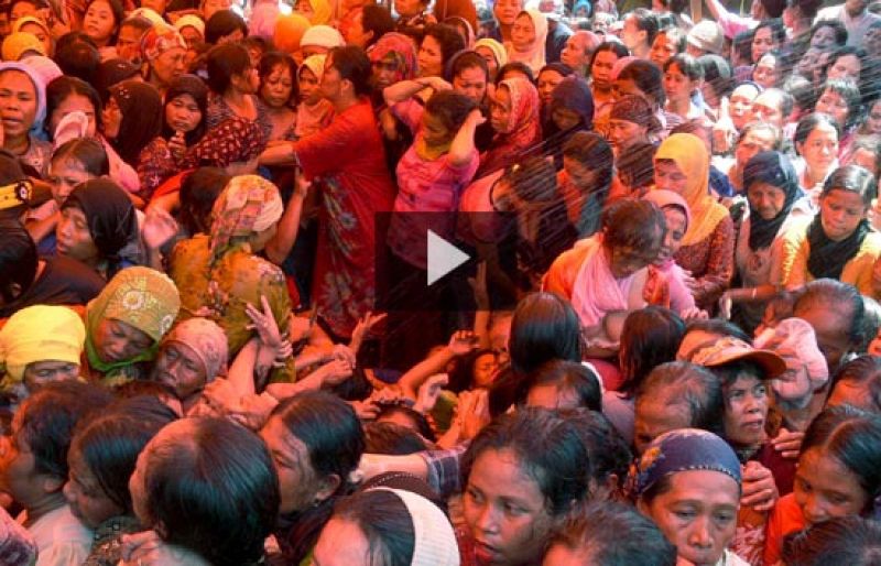 Al menos 21 muertos en una estampida en Indonesia