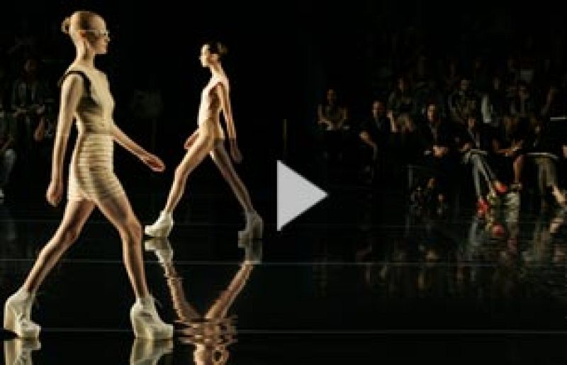 Duyos presenta 'Desliz' en Cibeles