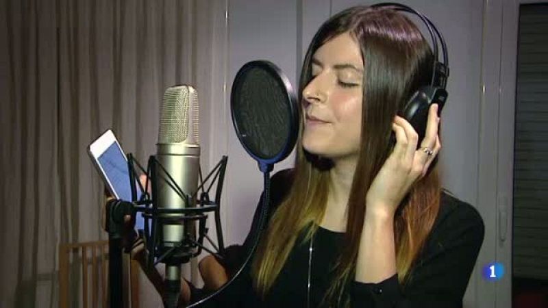 "Tocali la fibra"; dedica una cançó personalitzada i inèdita