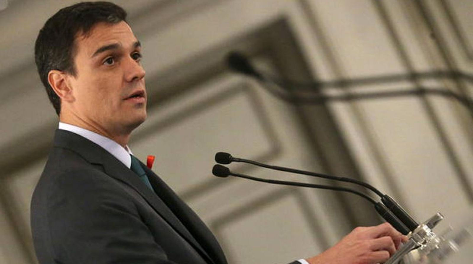 Pedro Sánchez rechaza la reducción de la jornada laboral a 35 horas que propone Podemos - Informativo 24h | Ver
