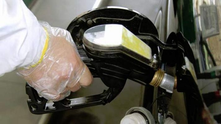 Telediario 1 - Los precios de las gasolinas bajan un 3% en octubre