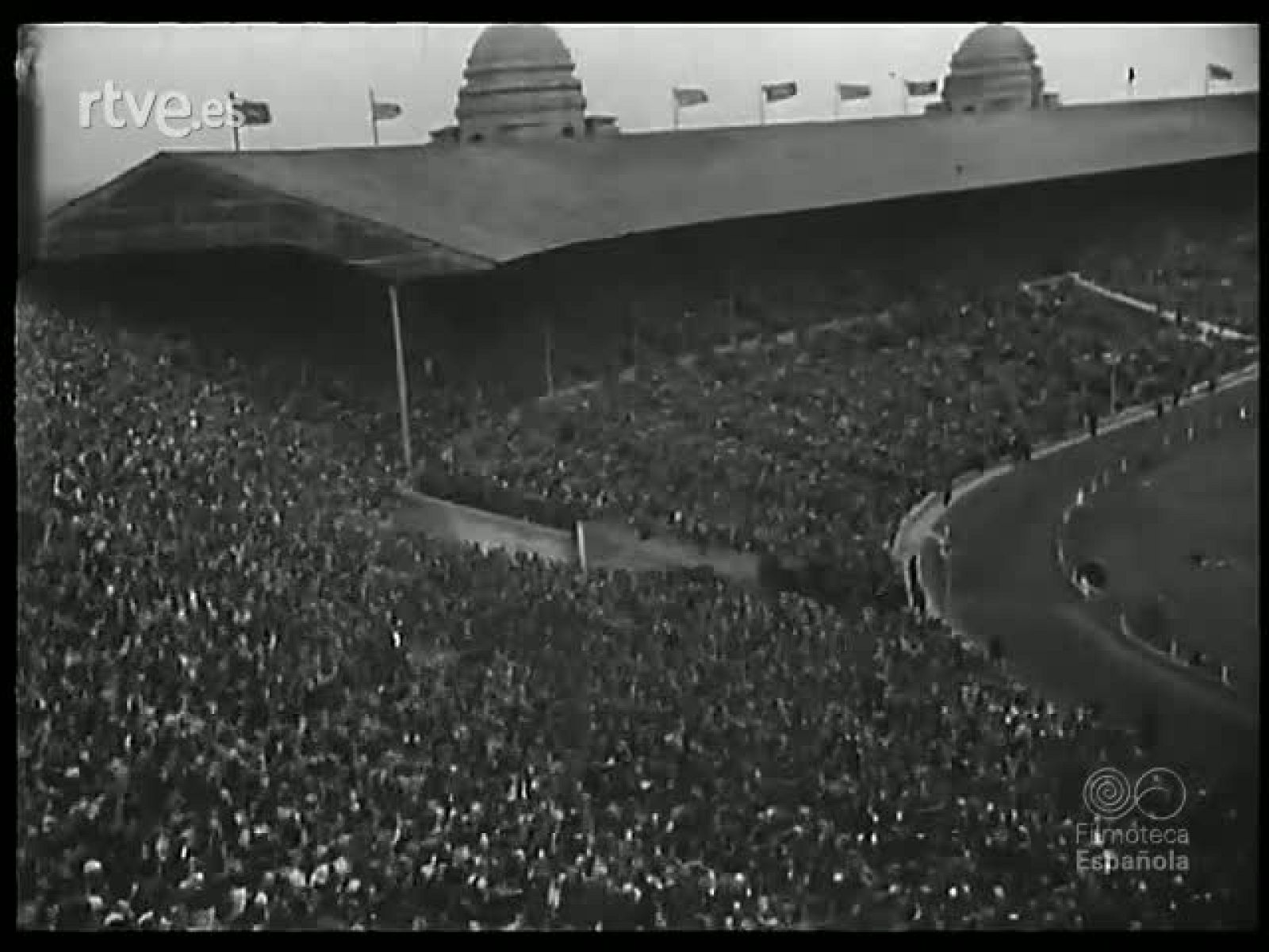 FUTBOL: DOS FINALES CLASICAS - Revista Imágenes | Ver