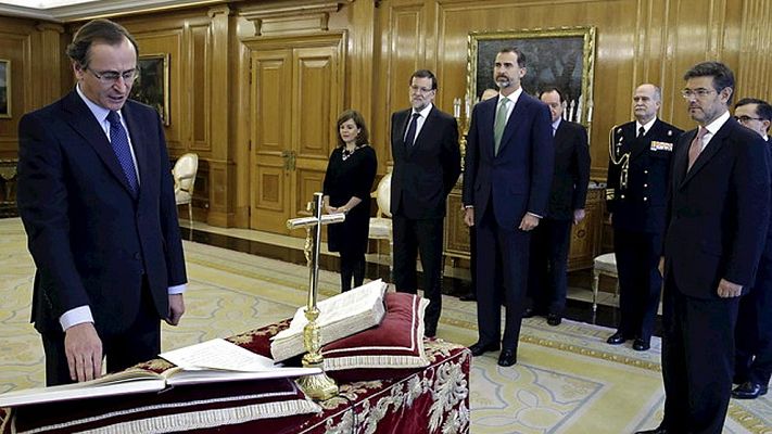  - Alfonso Alonso jura como ministro de Sanidad y Asuntos Sociales en sustitución de Ana Mato