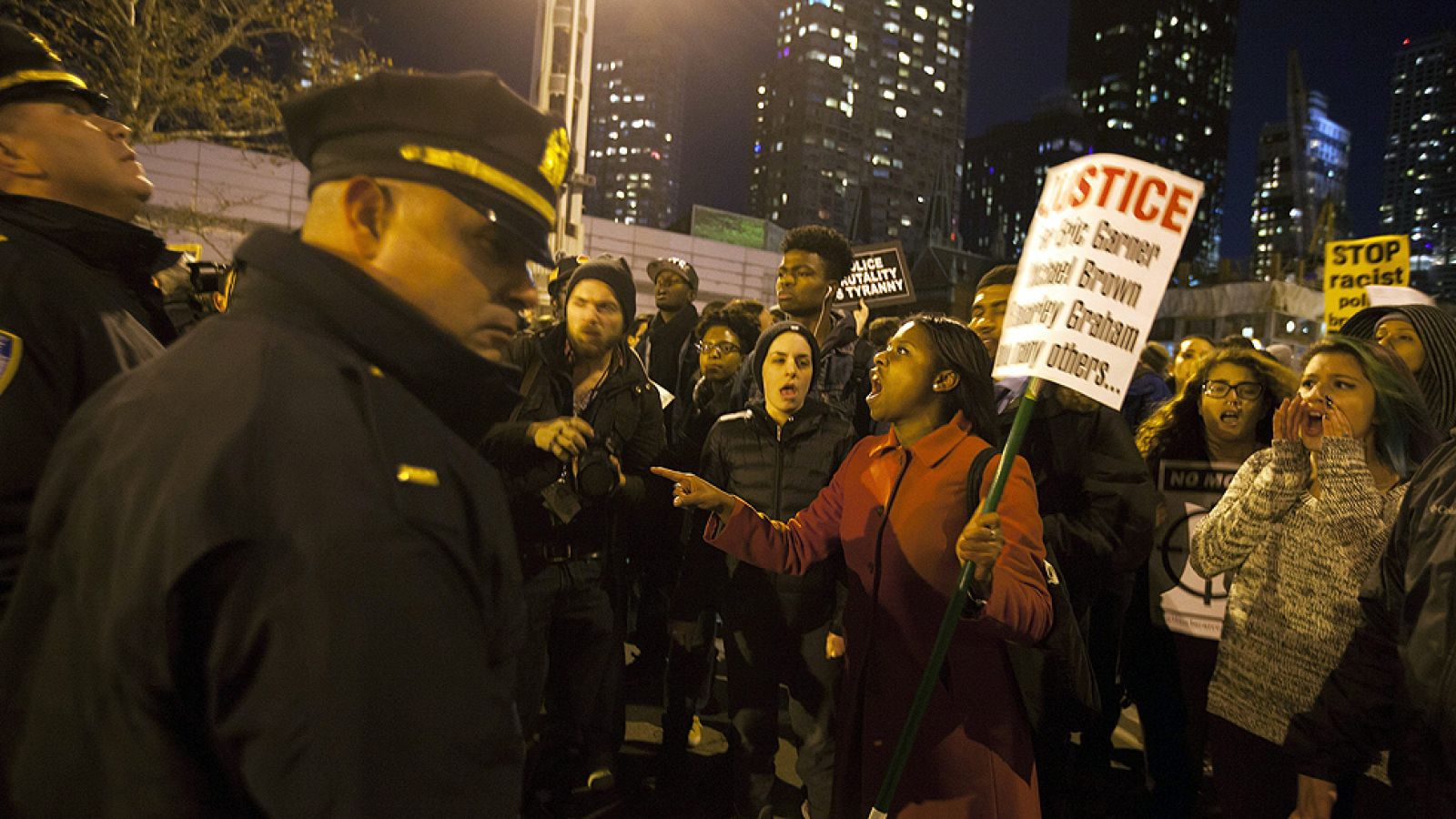 La Justicia de EEUU no acusará al policía que mató a un hombre negro desarmado el pasado verano