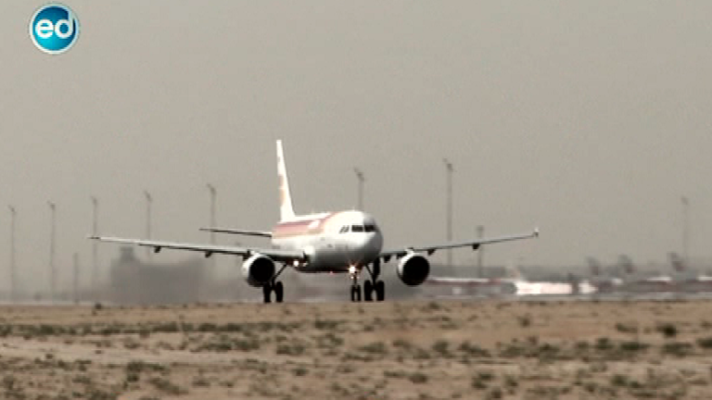 España Directo - Una furgoneta invade la pista de despegue de un vuelo