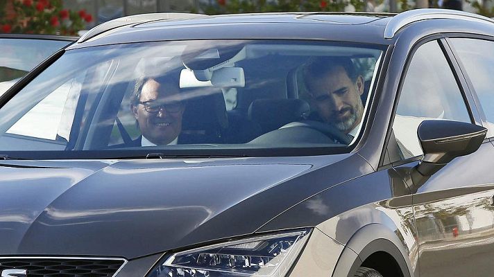 Telediario 1 - El rey visita junto a Mas la factoria SEAT en Barcelona