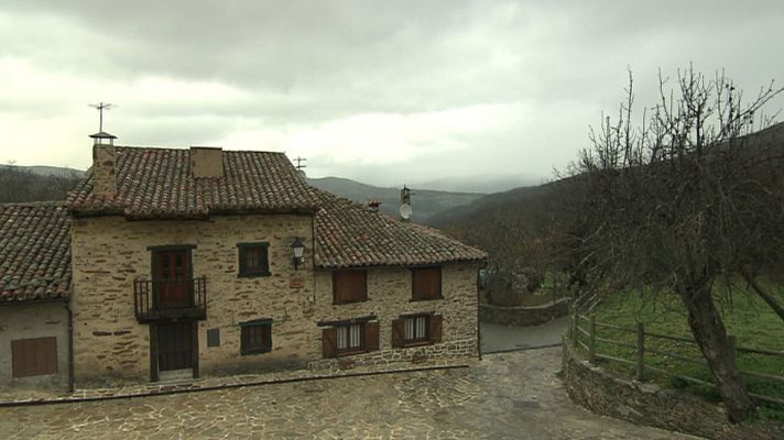 Telediario 1 - El turismo de interior es protagonista del puente