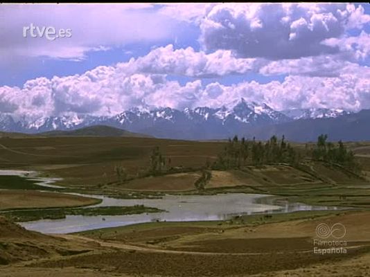 Documentales Color - CHINCHERO UN PUEBLO DE LOS ANDES