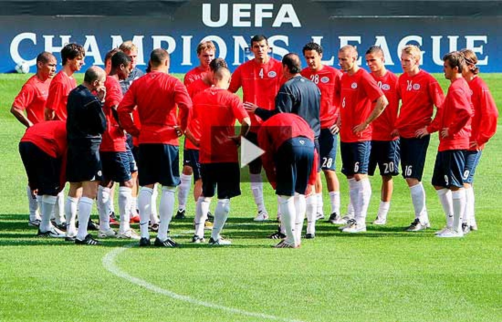 El último partido del Atlético de Madrid fue contra el Ajax de Amsterdam. Once años después el Atléti debuta en la fase de grupos de la Liga de Campeones contra el PSV Eindhoven.