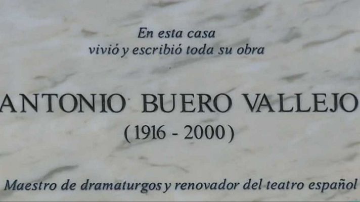 La mitad invisible - "Historia de una escalera"