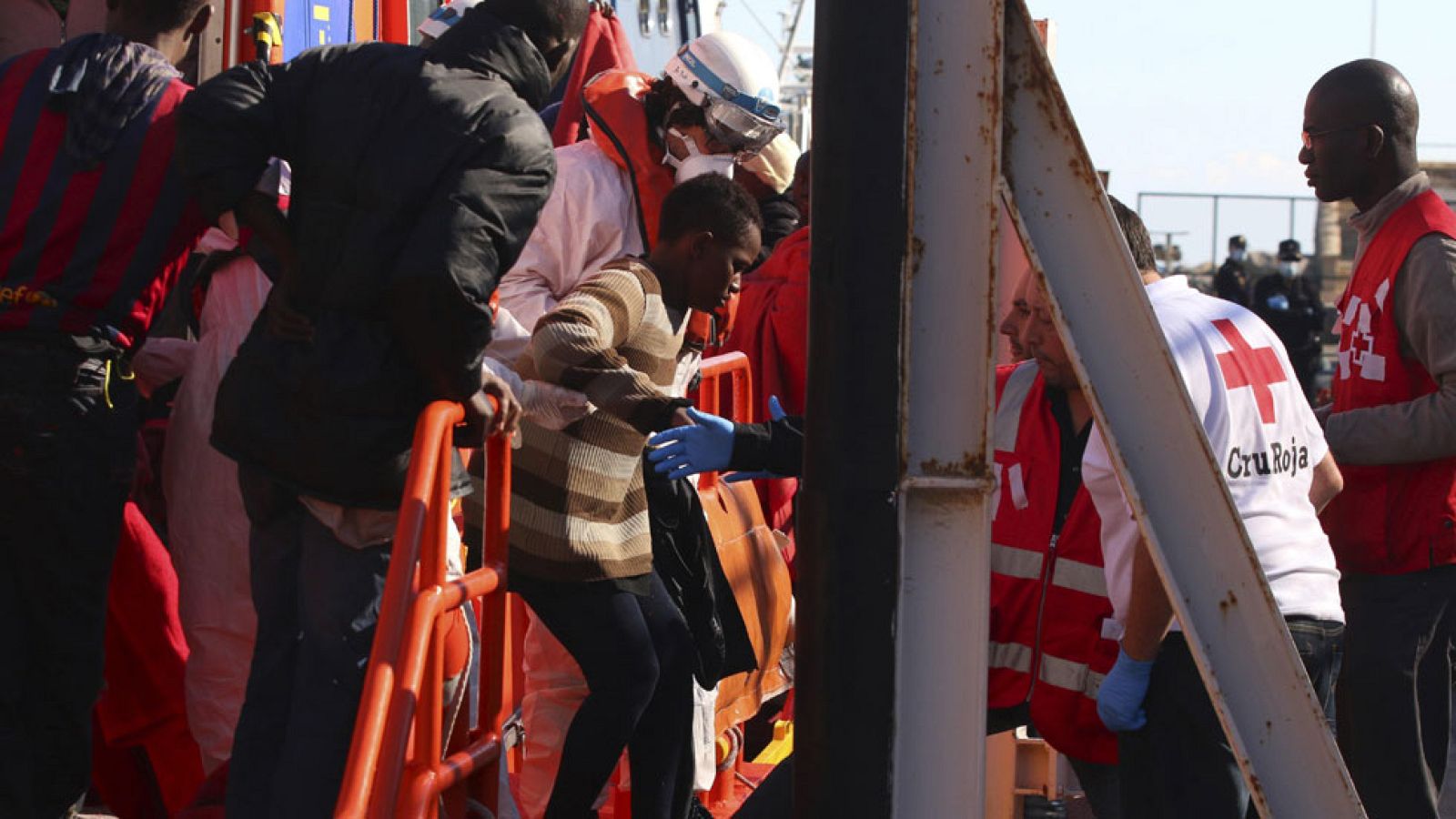 Tercer día de búsqueda de los inmigrantes desaparecidos en aguas de Almería