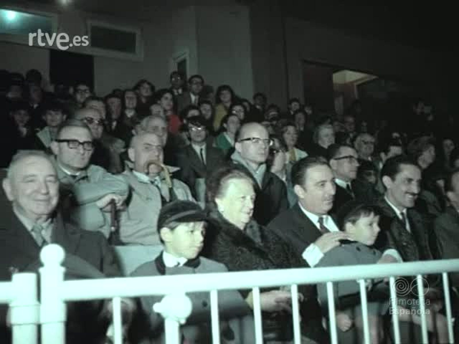 LA FIESTA DEL TRABAJO - Documentales Color | Ver