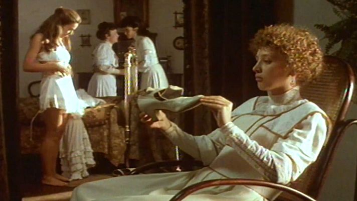 Historia de lo cotidiano - Bajo el vestido II