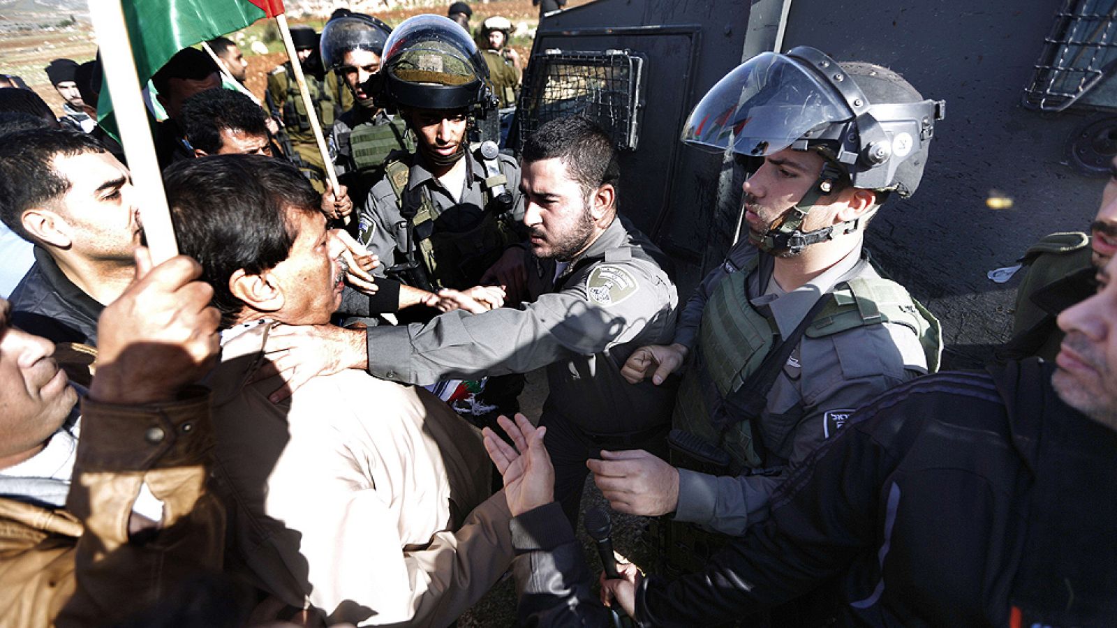 Las fuerzas de seguridad israelíes asesinan a un ministro palestino por participar en una plantación de árboles