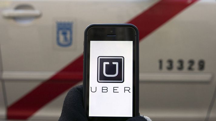 Telediario 1 - Los taxistas pagan 10.000 euros para vetar a Uber