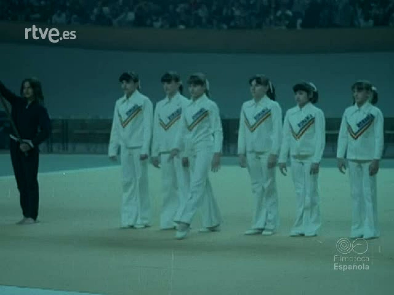 GIMNASTAS RUMANAS EN ESPAÑA - Documentales Color | Ver