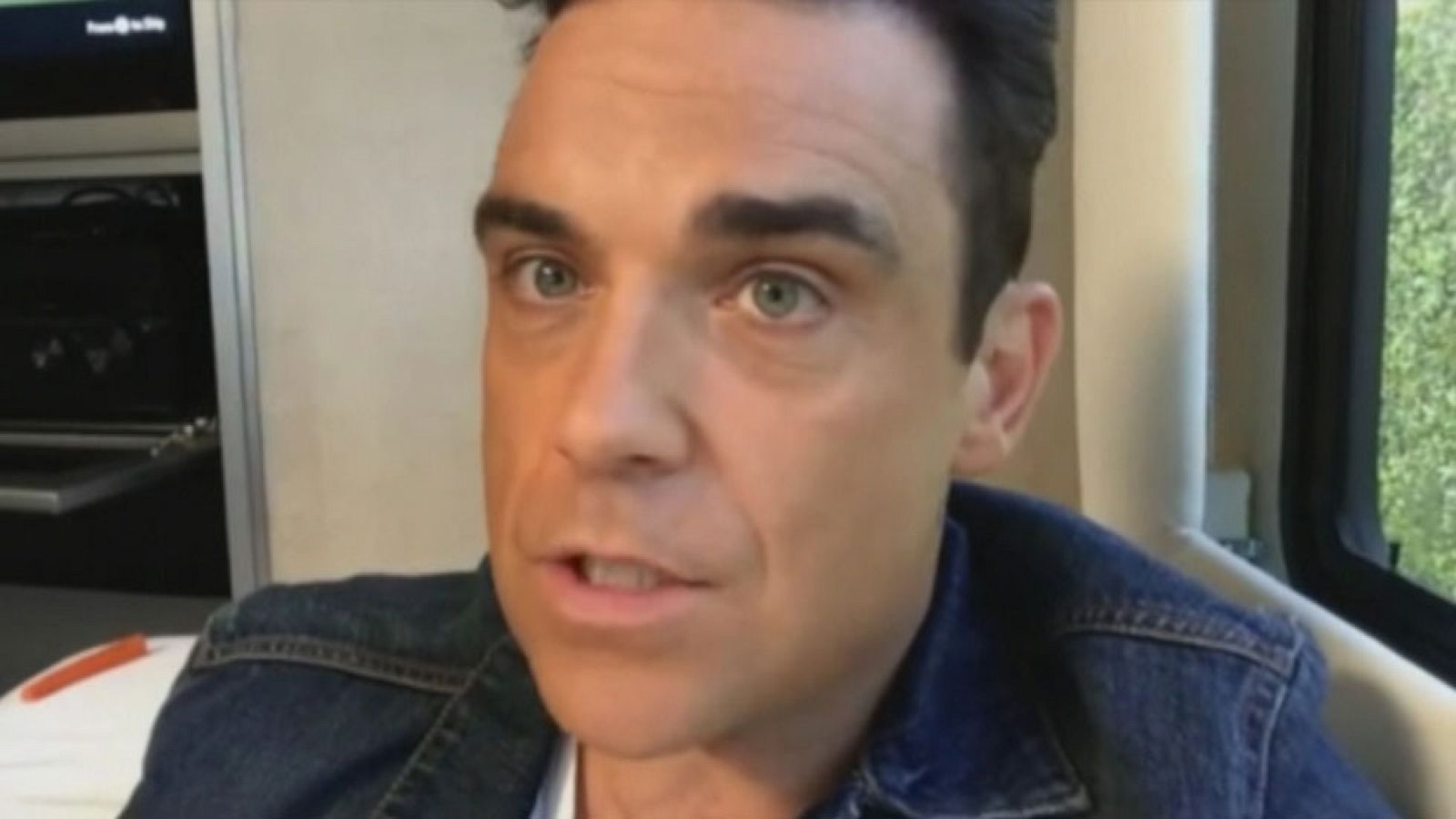 El cantante Robbie Williams quiere dejar la música y tener un empleo normal
