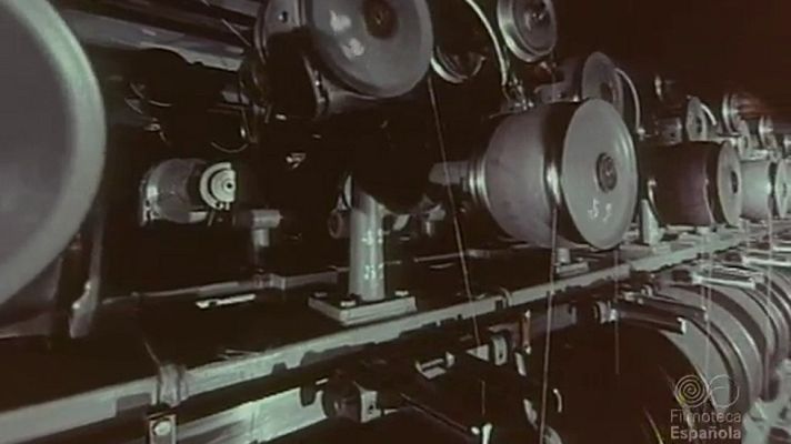 Documentales Color - MAQUINA MAS HOMBRE IGUAL A COMUNICACION