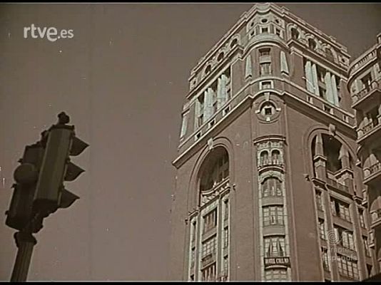 Documentales Color - MADRID VALENCIA FALLERA Y EL DESFILE DE LA VICTORIA