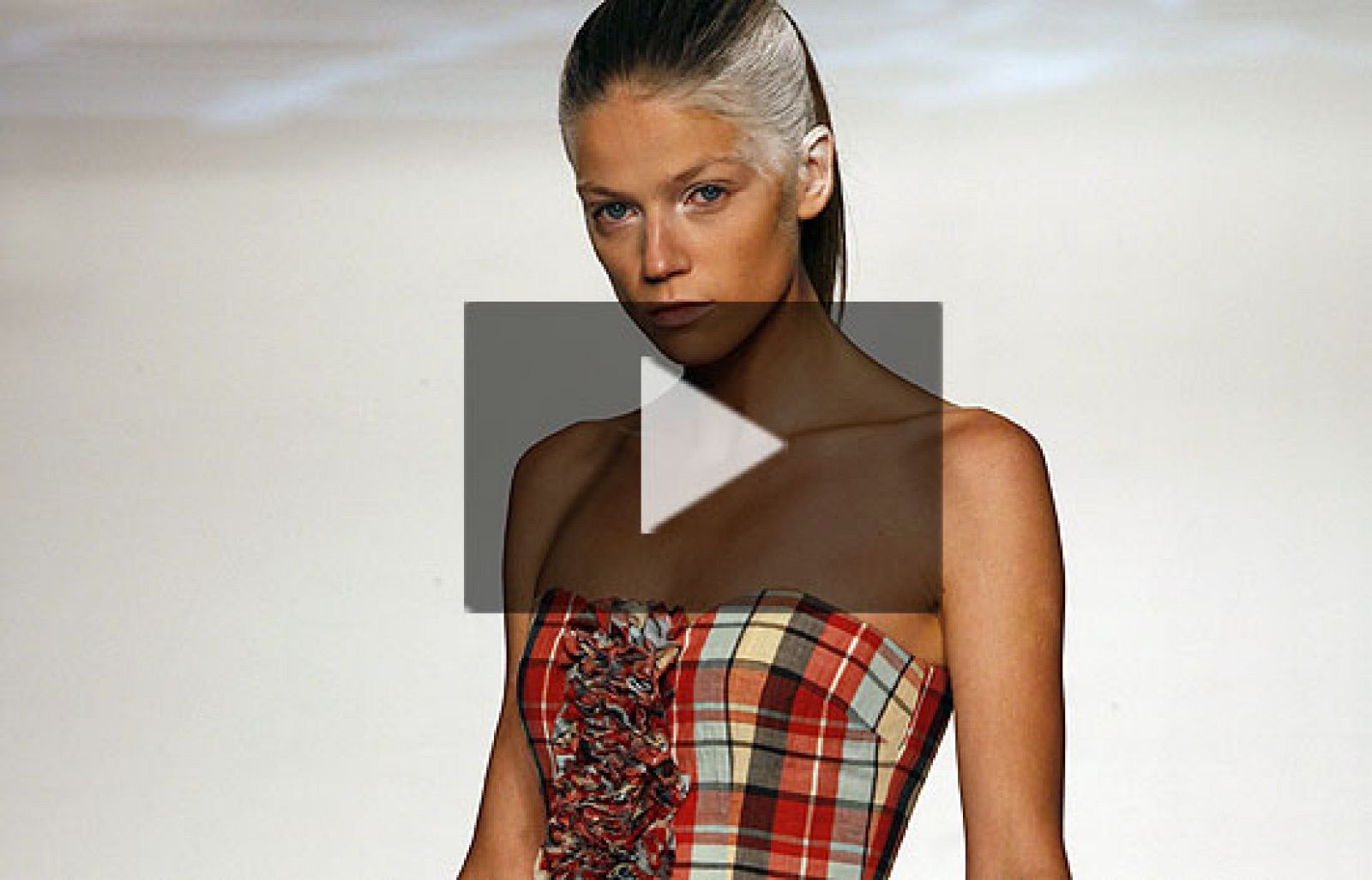 Desfile de Carmen March en Cibeles | Ver