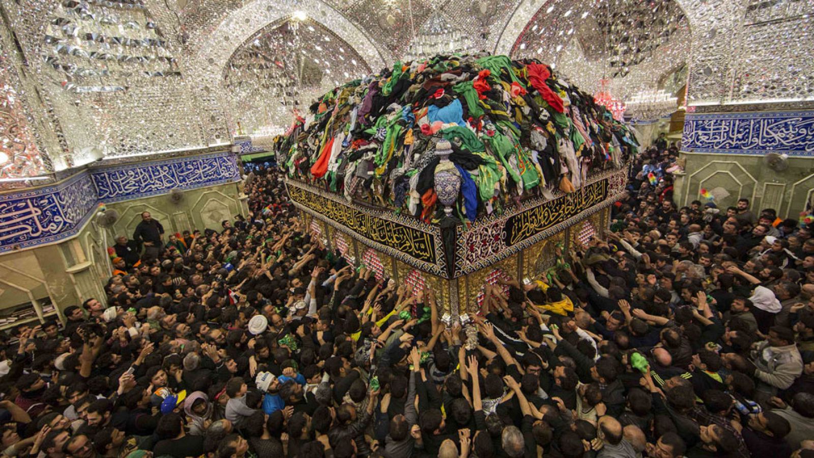 Millones de iraníes desafían al grupo Estado Islámico y viajan a Kerbala