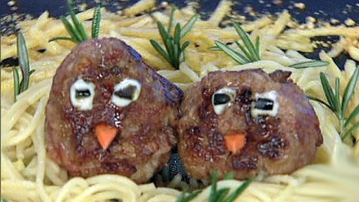  - Nido de pasta con pajaritos de albóndiga