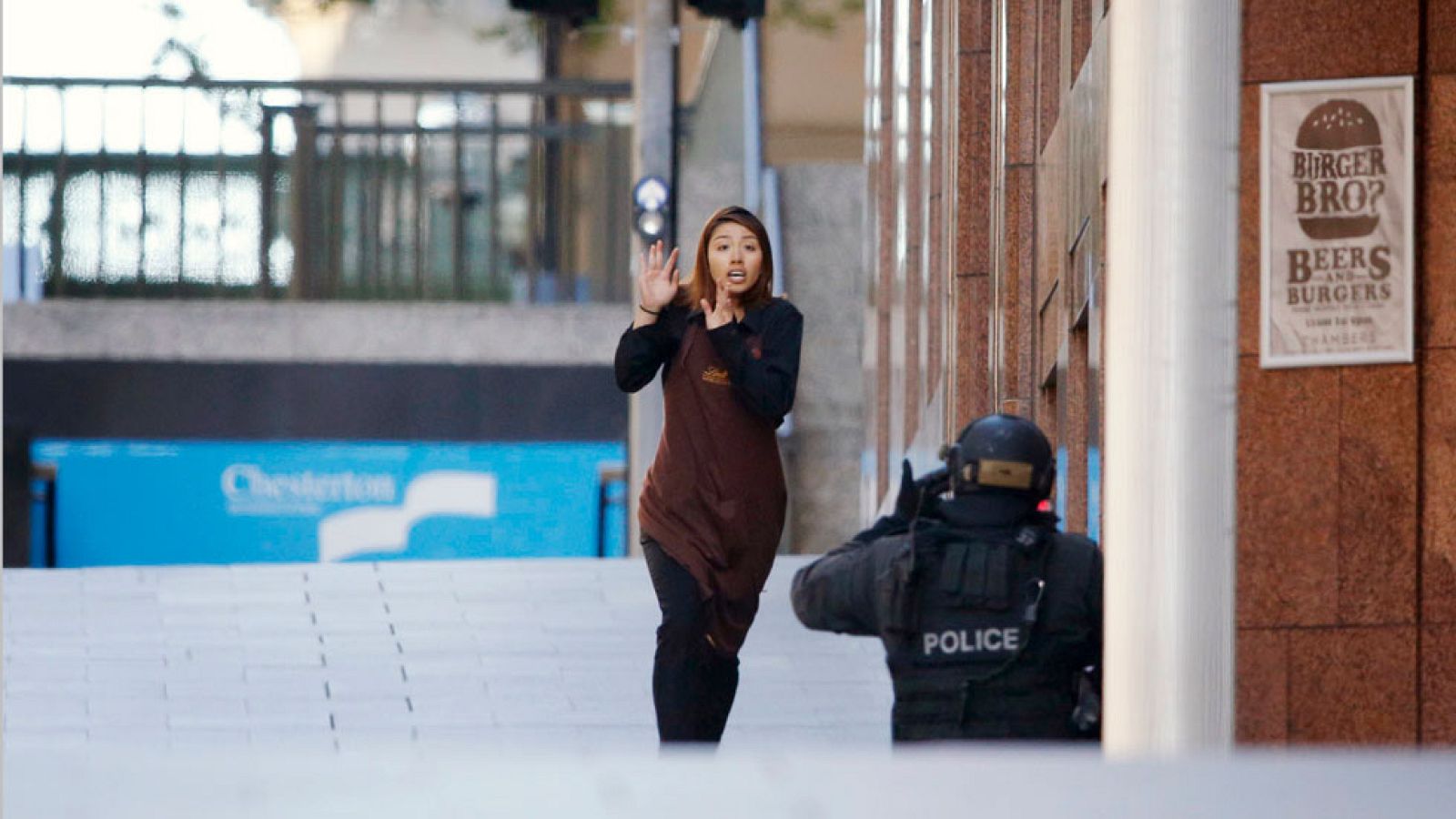 Retenidas más de una decena de personas en una cafetería de Sidney