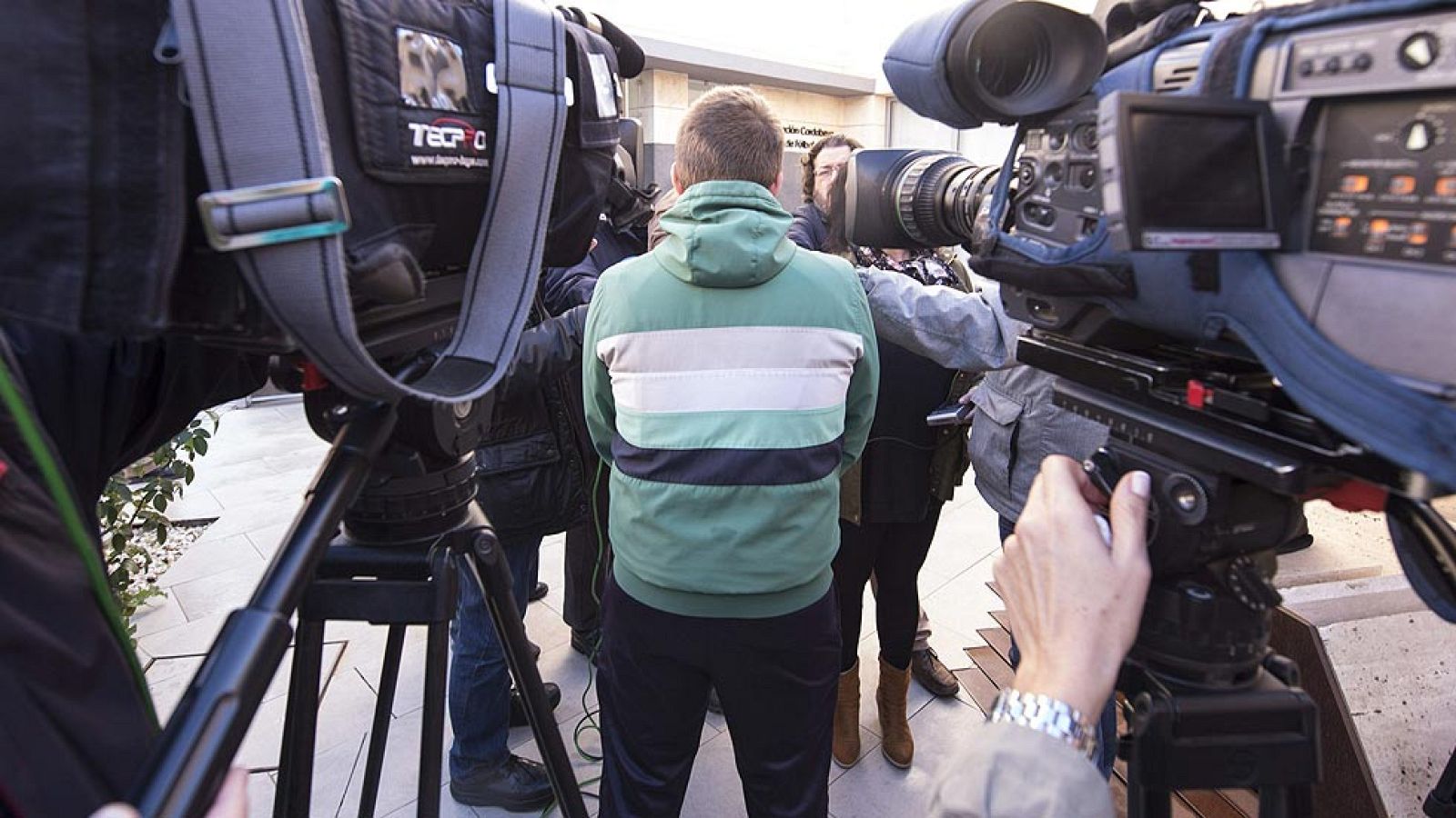 El subdelegado del Gobierno en Córdoba, Juan José Primo Jurado, ha mostrado este lunes su "más absoluta condena" ante la supuesta agresión que este domingo sufrió un árbitro de 15 años de edad por parte de un entrenador de fútbol cuando se disputaba