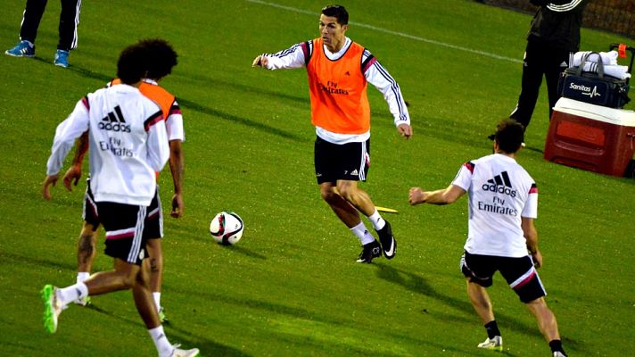 Telediario 1 - El Real Madrid debuta en el Mundialito en Marraquech