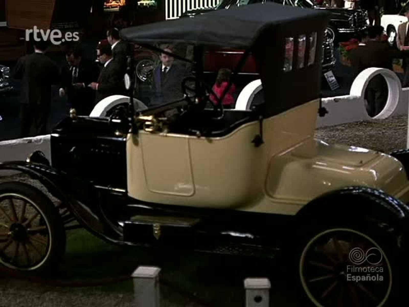 SEAT EFEMERIDES 69 - Documentales Color | Ver