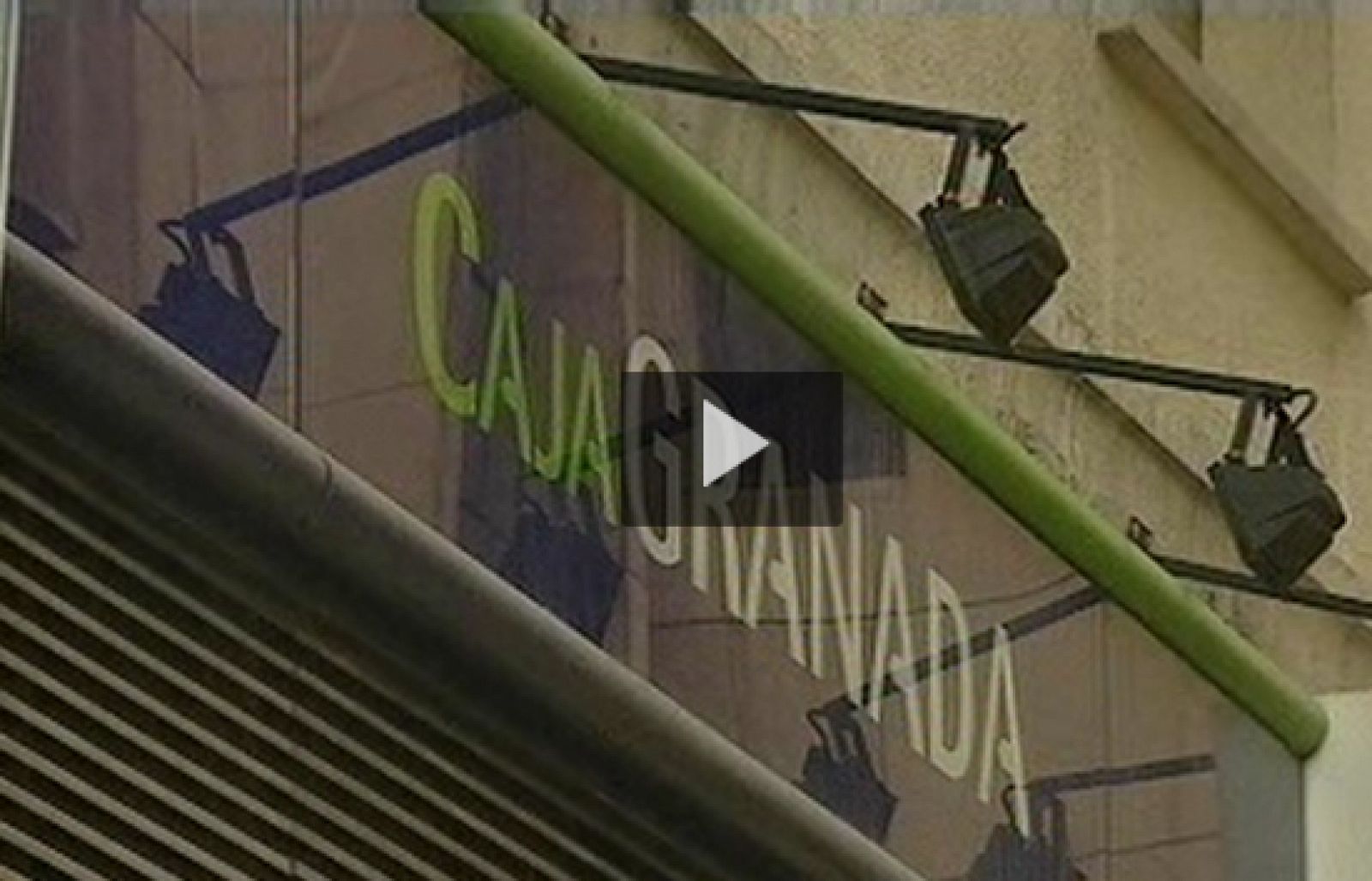 Caja Granada despide a seis directivos | Ver