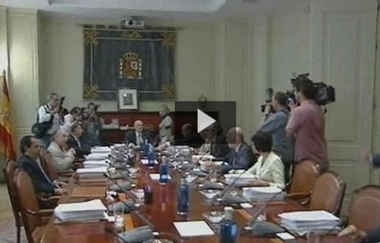 El poder judicial perdona a la juez que se negó a casar homosexuales | Ver