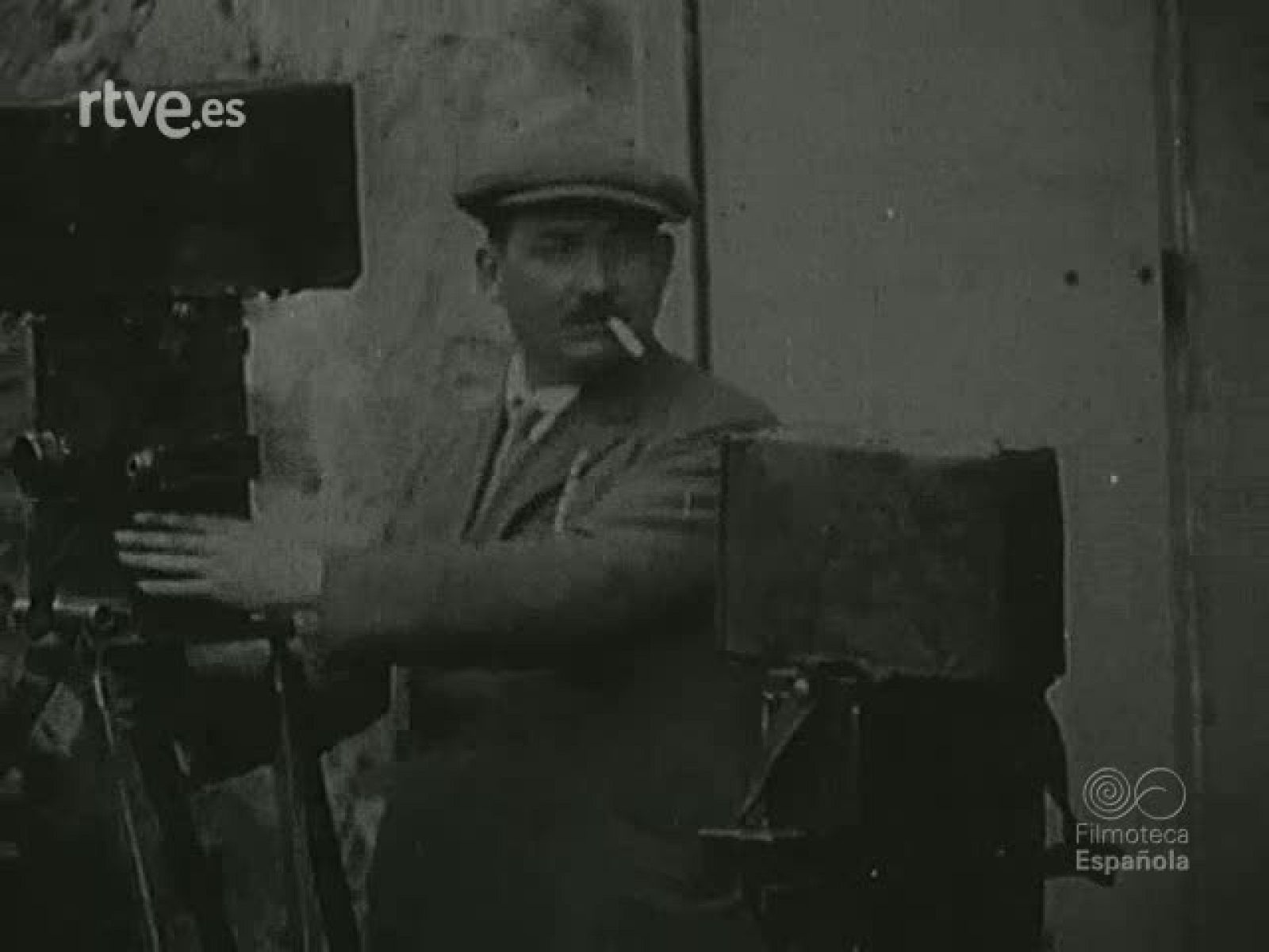 LA MAQUINA QUE ESCRIBIO LA HISTORIA: UN HOMENAJE A LOS CAZADORES DE IMAGENES | Ver