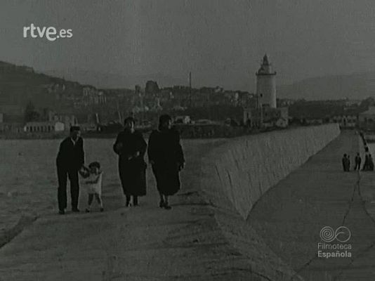 Archivo Histórico - MALAGA 1923. PUERTO Y JARDINES
