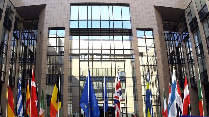 Los desayunos - Los líderes europeos apoyarán el plan de inversión Juncker, pero sin aportar de momento fondos