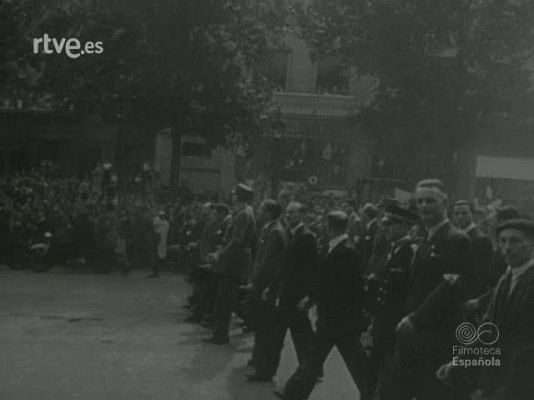 Archivo Histórico - EL DRAMA DE PARIS DE GAULLE SOBREVIVE A UN ATENTADO